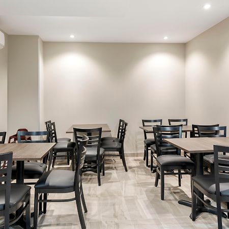 Quality Inn Centre-Ville Montreal Exterior photo