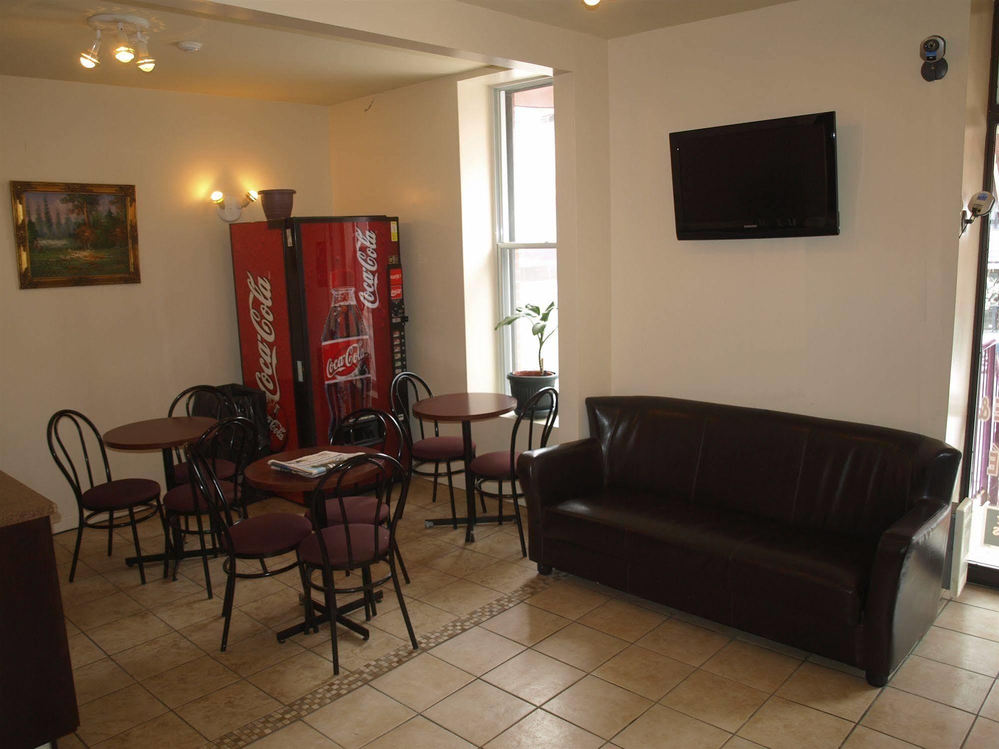 Quality Inn Centre-Ville Montreal Exterior photo